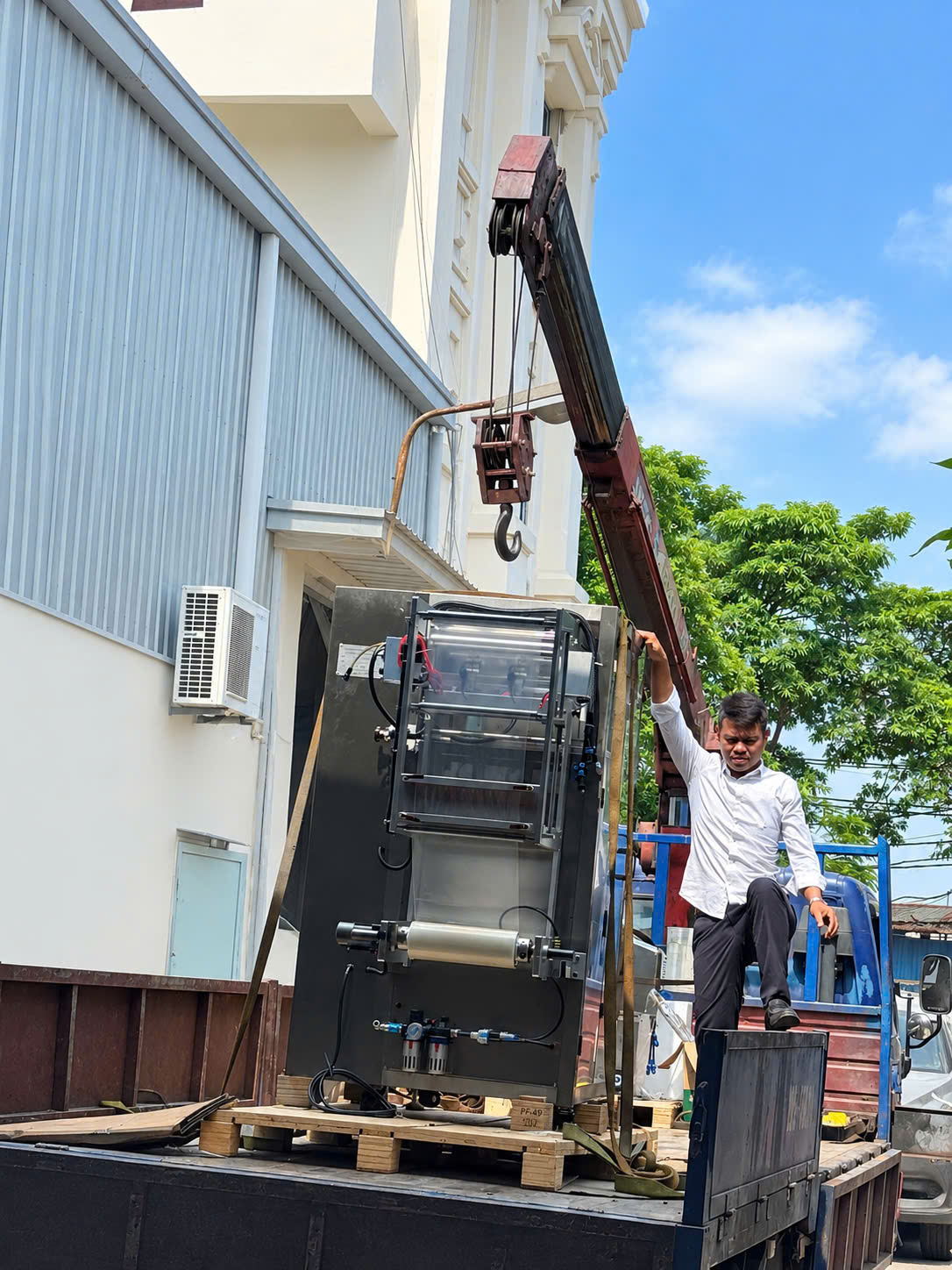  CÔNG TY ÂU CƠ TRANG BỊ MÁY ĐÓNG TÚI 2 LINE